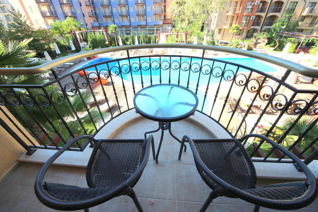 Menada Harmony Suites Apartment Pantai Sunny Bagian luar foto